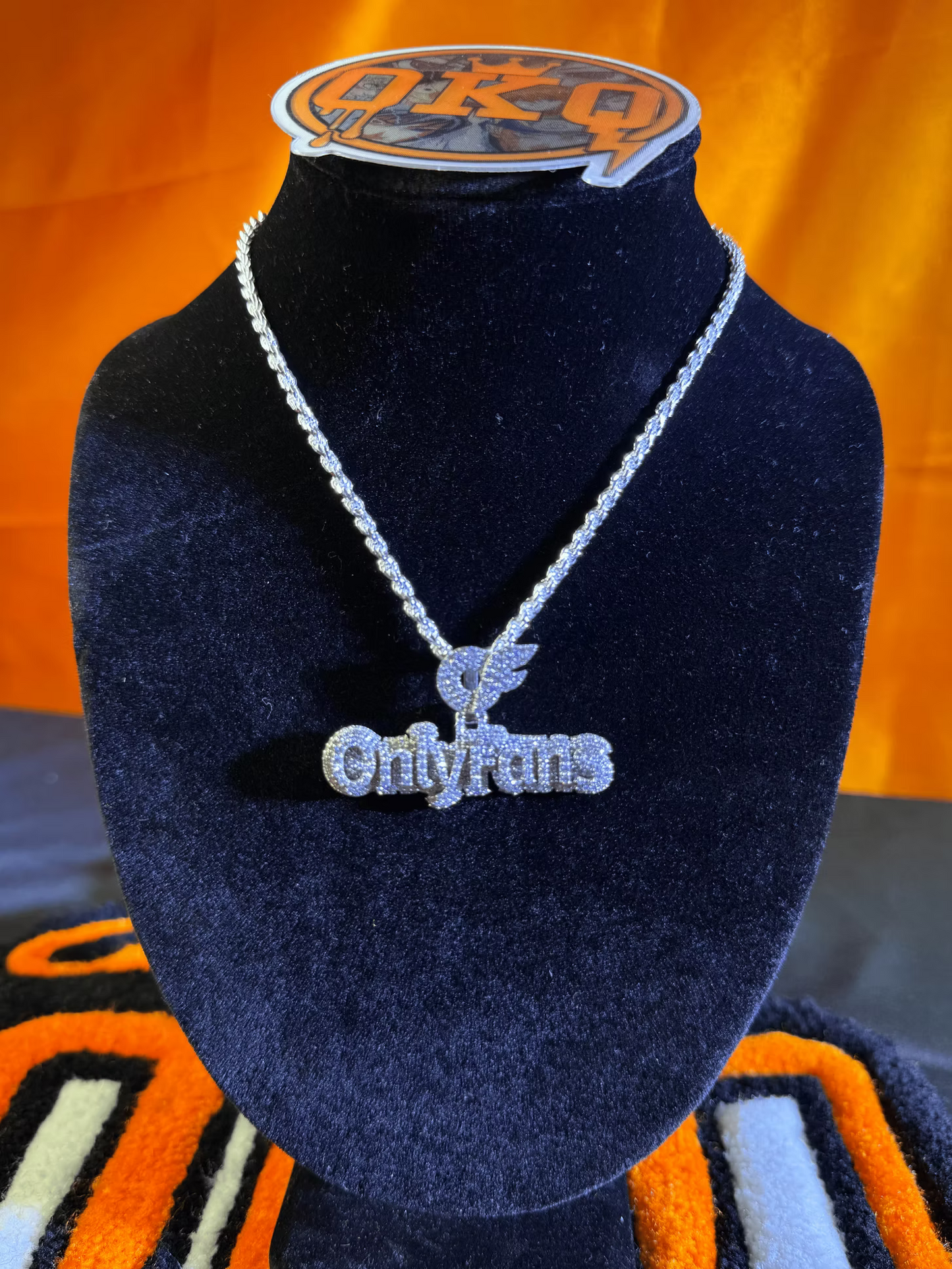 Only Fans Style Lab Grown Diamond Pendant